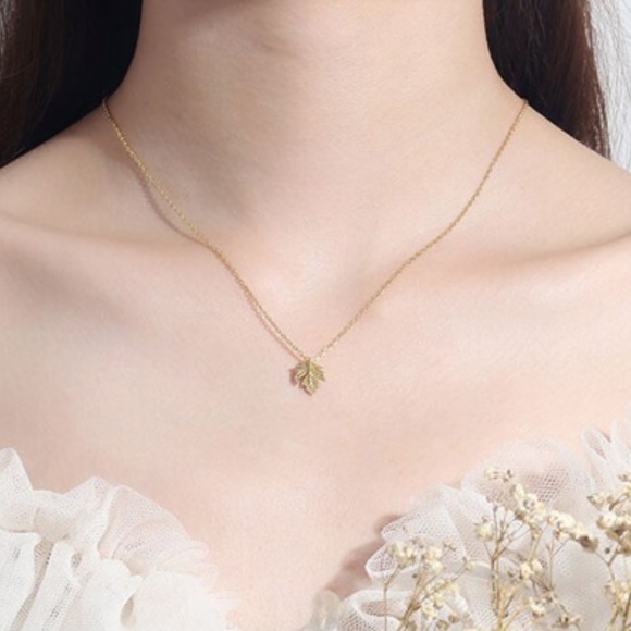 925 Maple Leaf Necklace - Picture 1 of 14